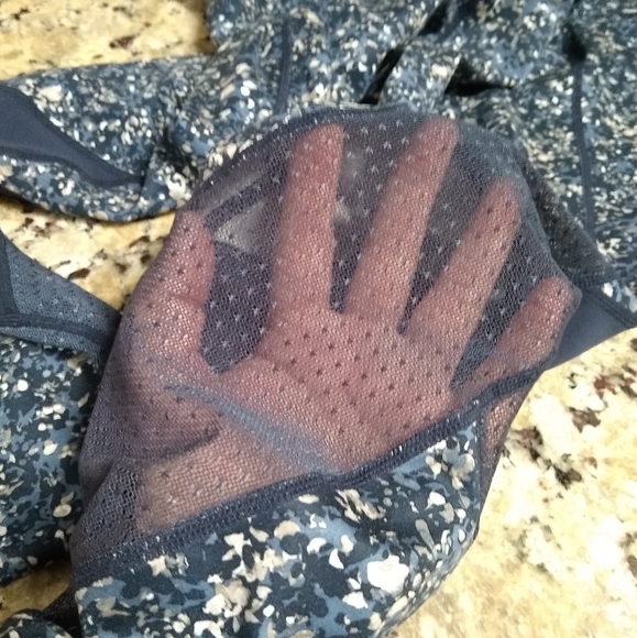 ATHLETA navy mosaic print mesh inset capri leggings, M - Picture 5 of 13